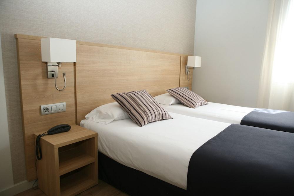 Hotel Terminus Puigcerdà Екстериор снимка