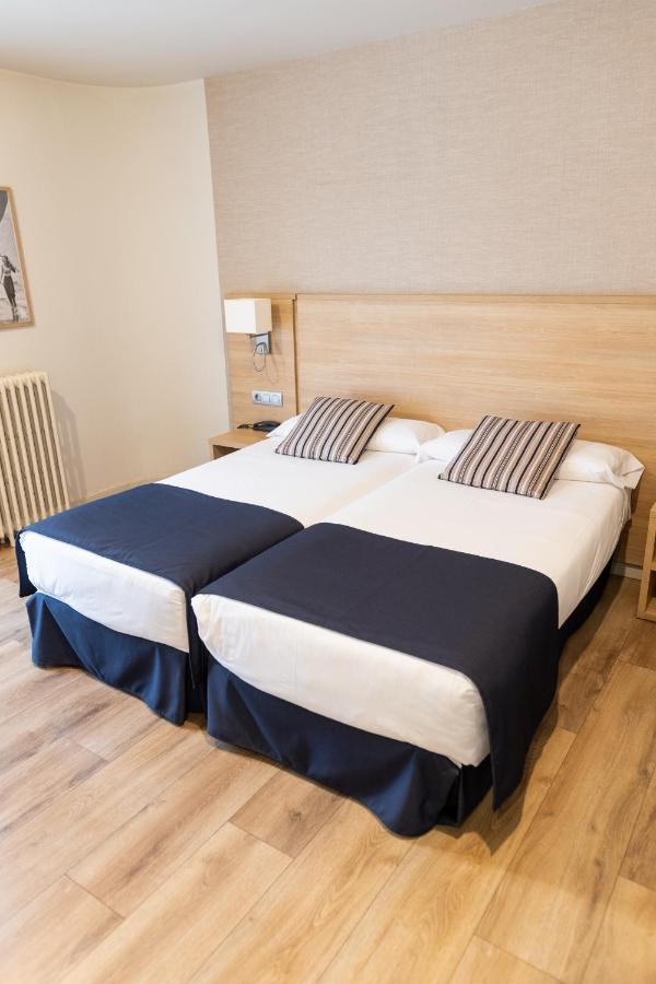Hotel Terminus Puigcerdà Екстериор снимка