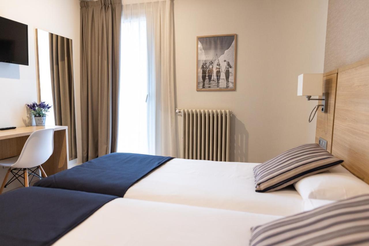 Hotel Terminus Puigcerdà Екстериор снимка