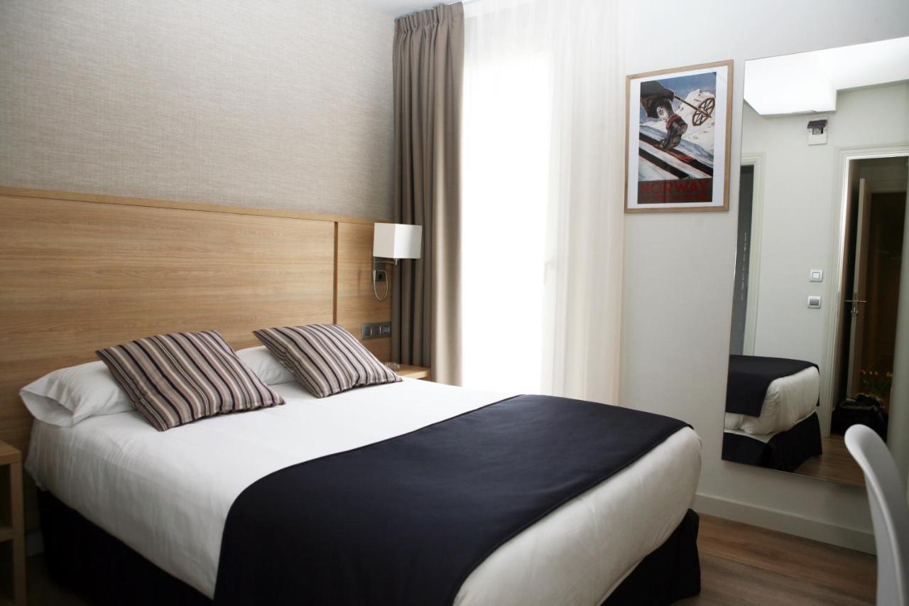 Hotel Terminus Puigcerdà Екстериор снимка